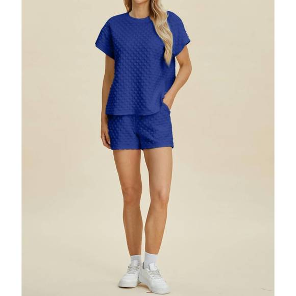 NEW DOUBLE TAKE sleek texture t-shirt and shorts set in royal blue - Picture 5 of 5